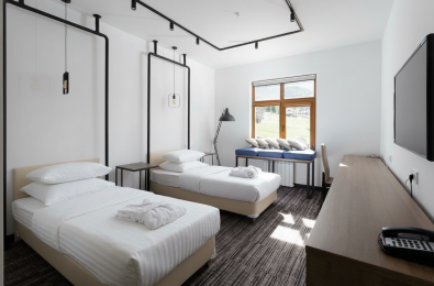 Superior (2 separate beds, shower)